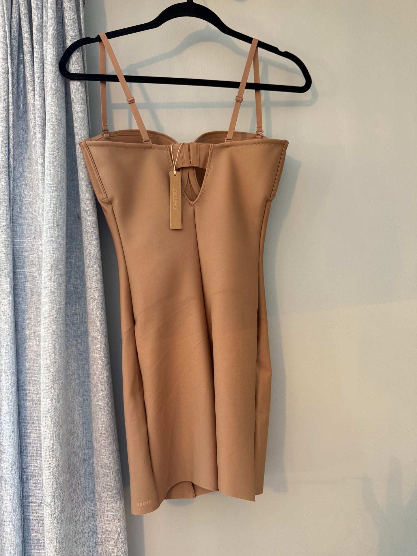 Skims Body Core Sculpt Under Wire Mid Thigh Body Suit